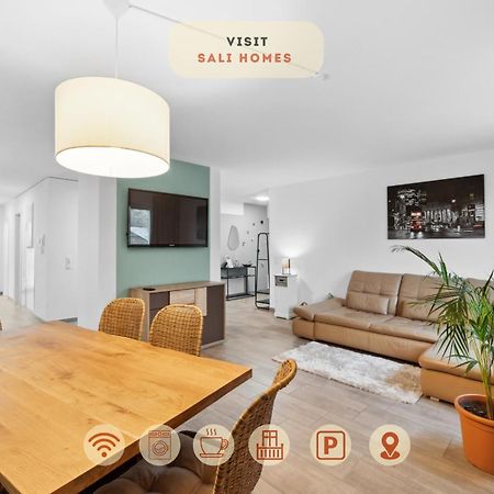 Sali Homes Spacious Apartment With Terrace In City Center バイロイト エクステリア 写真