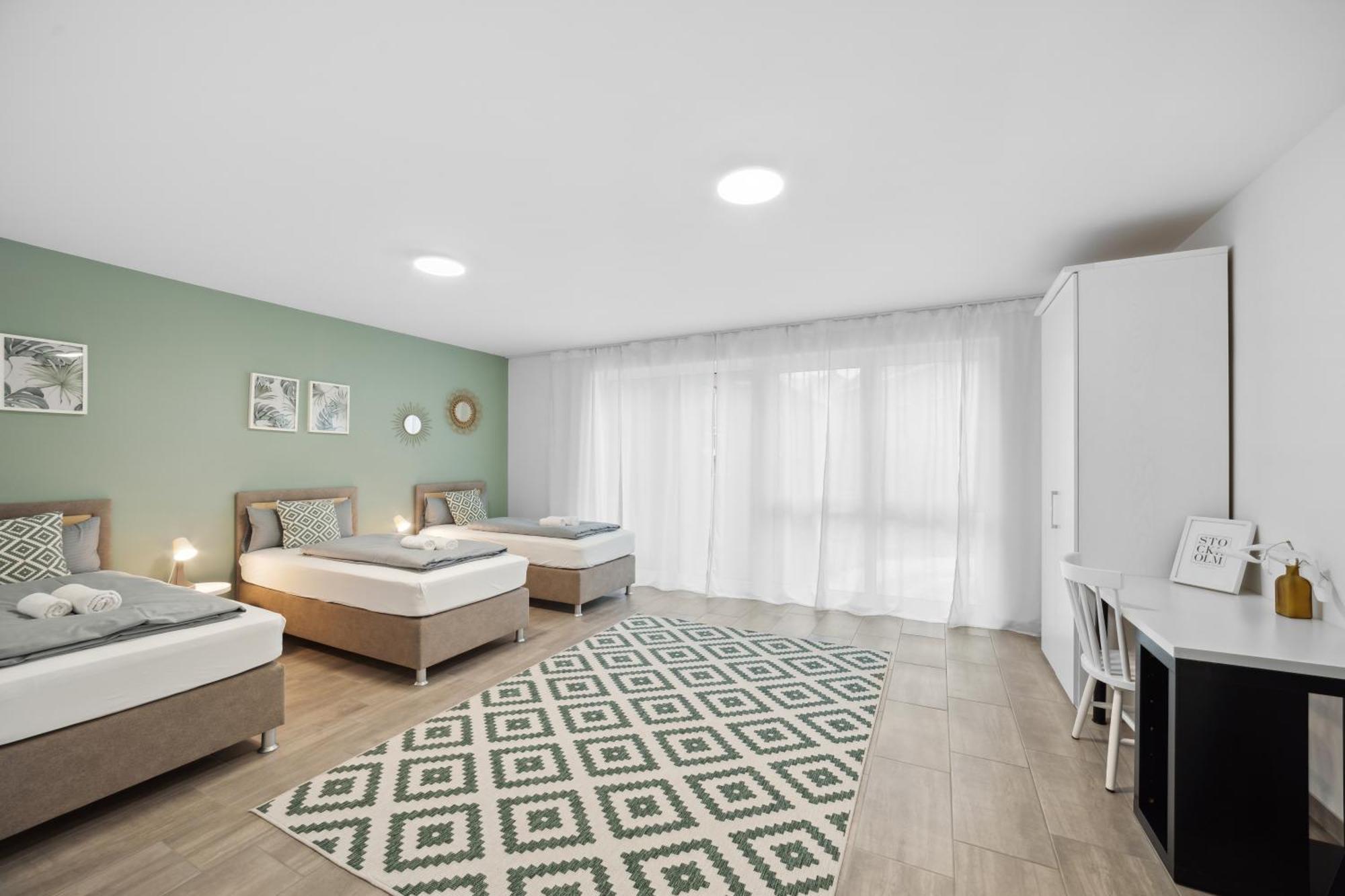 Sali Homes Spacious Apartment With Terrace In City Center バイロイト エクステリア 写真