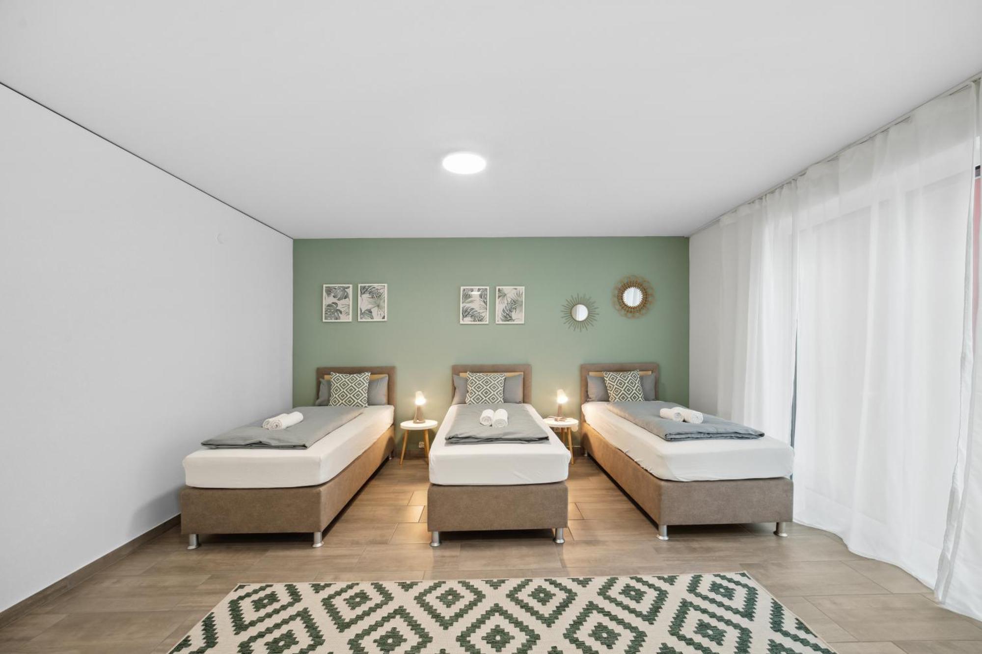 Sali Homes Spacious Apartment With Terrace In City Center バイロイト エクステリア 写真